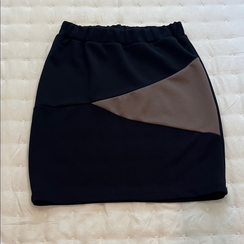 Elegant Black and Brown Mini Skirt